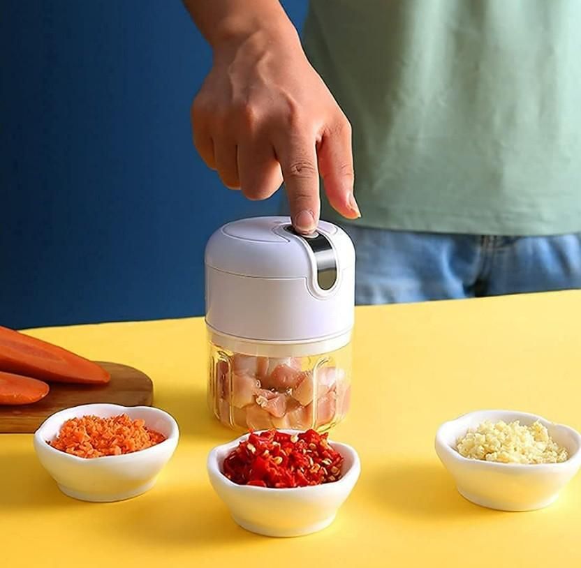 Mini Electric Garlic & Meat Chopper – Portable Food Processor with Stainless Steel Blades (400g)